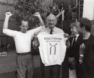 Robert Fripp of King Crimson with Mayor Koch, 1980, NY.jpg